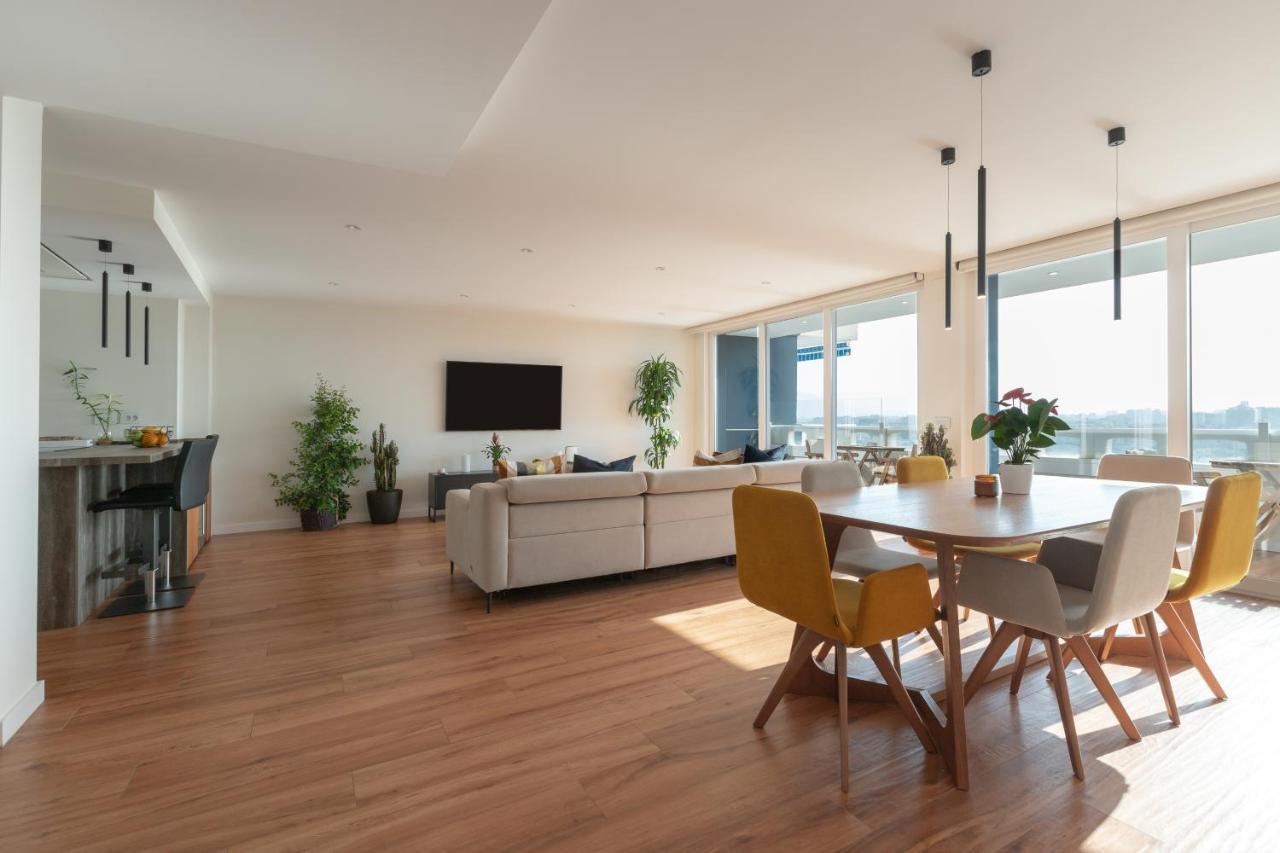 Luxury Beach/Port Apartment Malaga Bagian luar foto