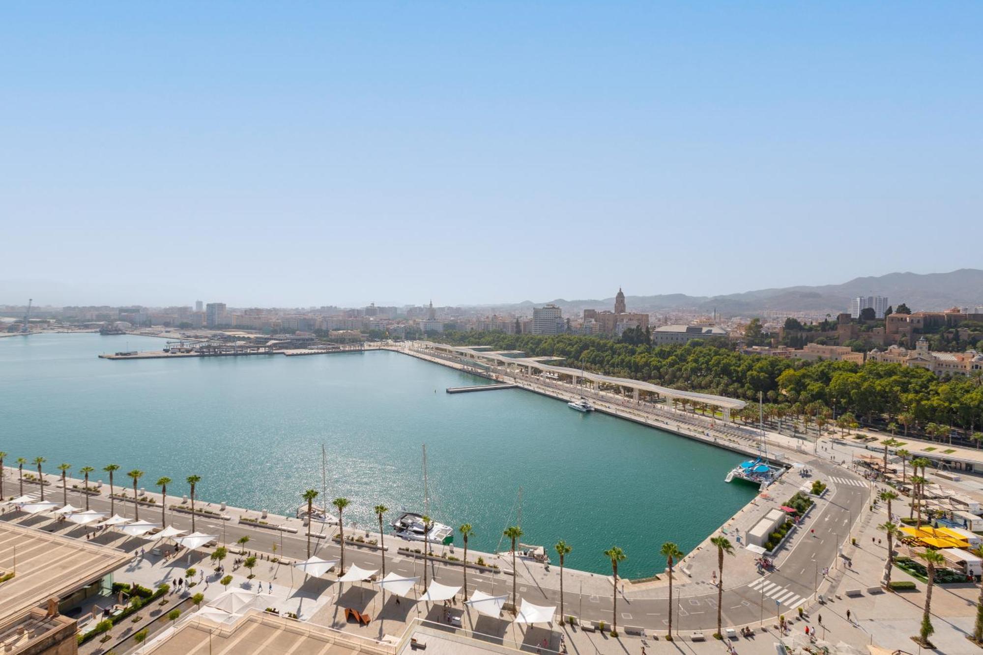 Luxury Beach/Port Apartment Malaga Bagian luar foto