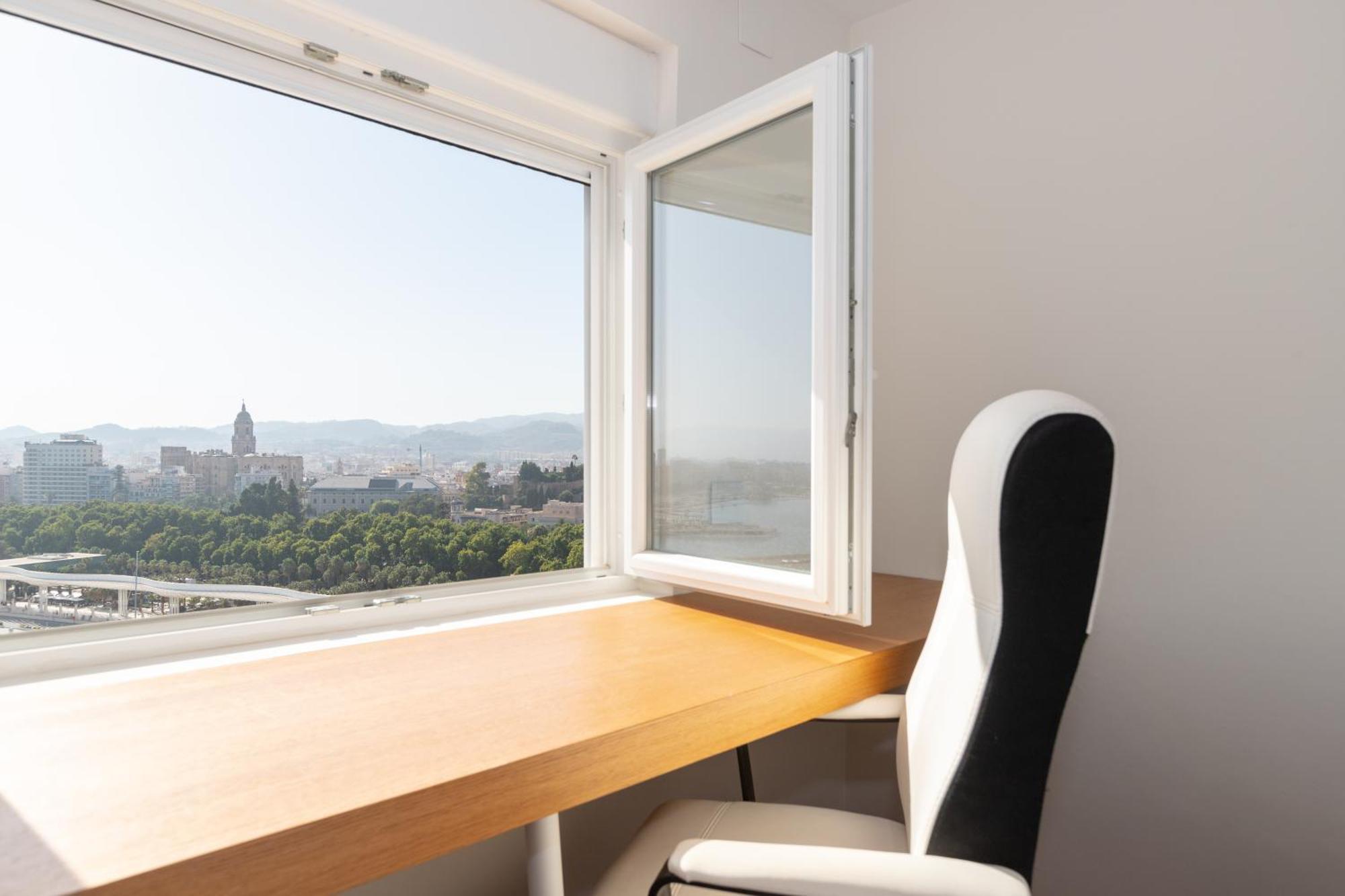 Luxury Beach/Port Apartment Malaga Bagian luar foto