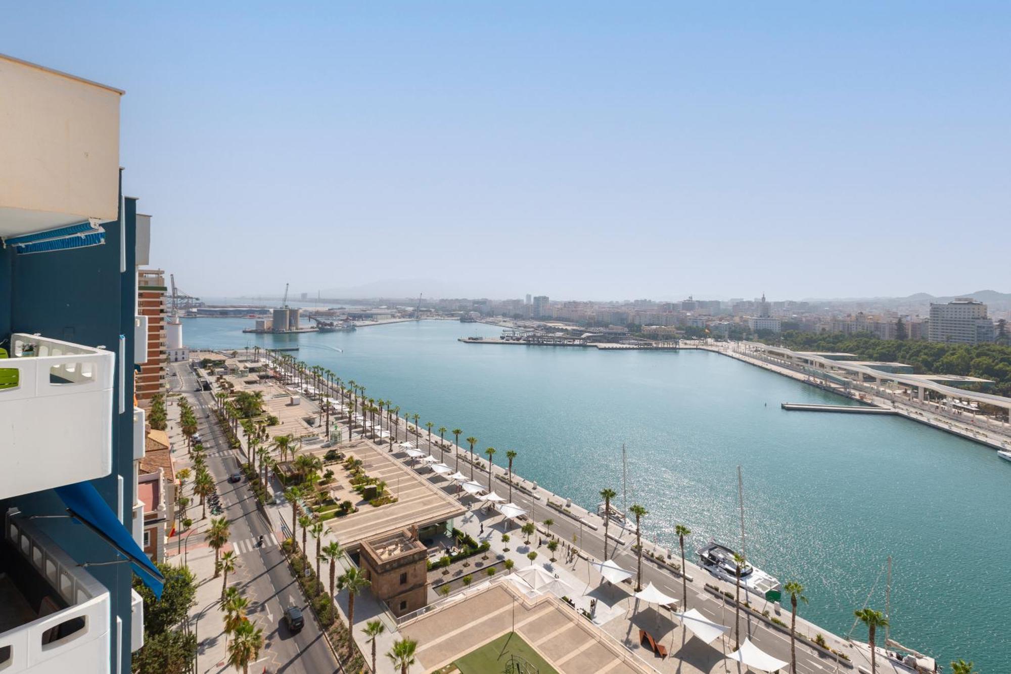 Luxury Beach/Port Apartment Malaga Bagian luar foto